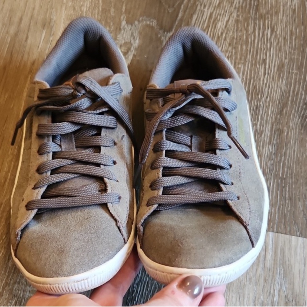 Women's Puma shoes - Picture 3 of 7
